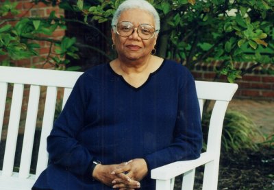 After a poetry reading on the campus of St. Mary’s College of Maryland in 2003, Lucille Clifton relaxed on the Townhouse Green.