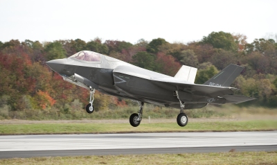 A Lockheed Martin F-35B stealth fighter lifts off from Naval Air Station Patuxent River, Md., carrying Block 1 software, the fundamental building block for all future avionics software on the F-35. (Photo: Lockheed Martin Aeronautics Company)