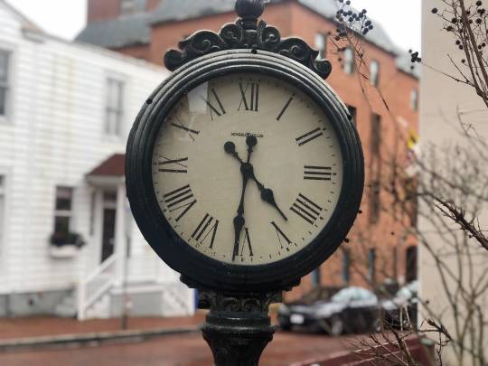 A clock at the corner of State Circle and Francis Street in Annapolis, Maryland, on March 3, 2020. Daylight Saving Time begins on Sunday, March 8, at 2 a.m. (Jeff Barnes)