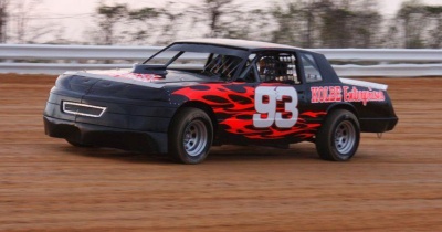 Rusty Alton's car, No. 93, making a round on the track. Alton runs a trucking company out of Waldorf. (Photo: Ant-1Photography.com)