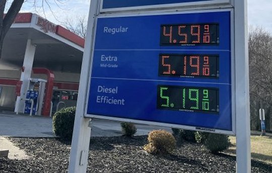 Gas prices in Maryland have surged over 83 cents in the past month, as consumers all over the country feel the price of everything from inflation to the Russian invasion of Ukraine at the pump. (Photo: Kaitlyn Levinson)